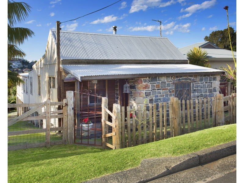 13 Seaview Street, Kiama NSW 2533