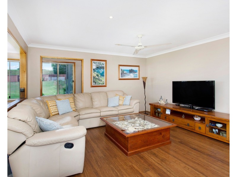 88 Barton Drive, Kiama Downs NSW 2533