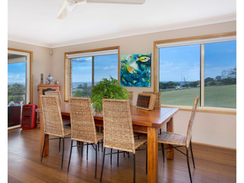 88 Barton Drive, Kiama Downs NSW 2533