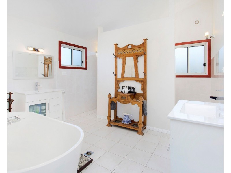 131 Charles Avenue, Minnamurra NSW 2533