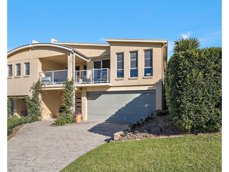 8 Price Avenue, Kiama NSW 2533