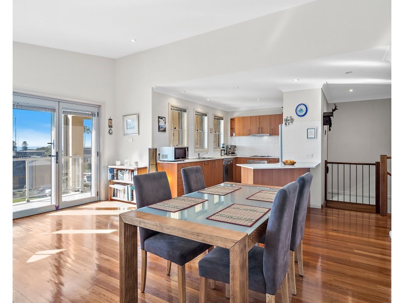 8 Price Avenue, Kiama NSW 2533