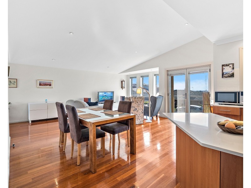 8 Price Avenue, Kiama NSW 2533