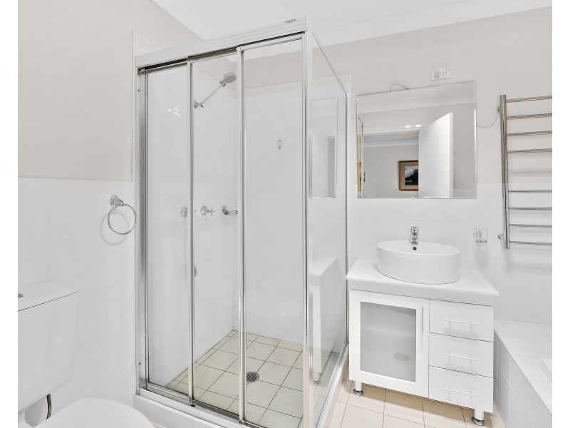 8 Price Avenue, Kiama NSW 2533