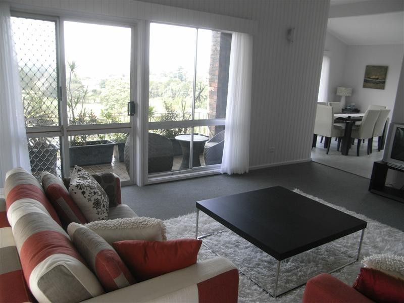 6 Golfers Parade, Kiama Downs NSW 2533