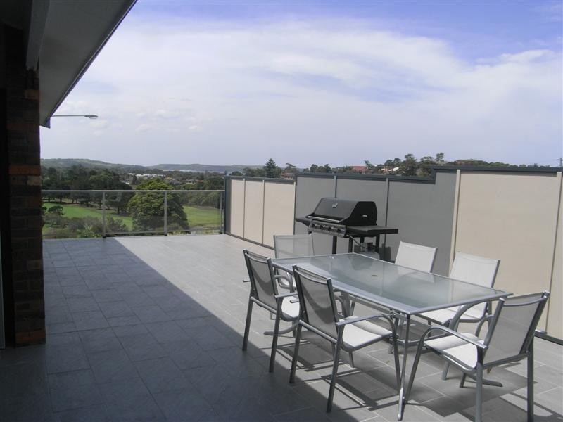 6 Golfers Parade, Kiama Downs NSW 2533