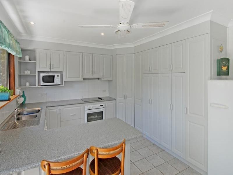 6 Perry Place, Kiama Downs NSW 2533