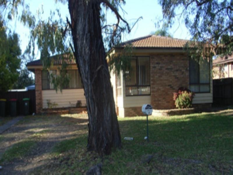 4 Badgery Street, Albion Park NSW 2527