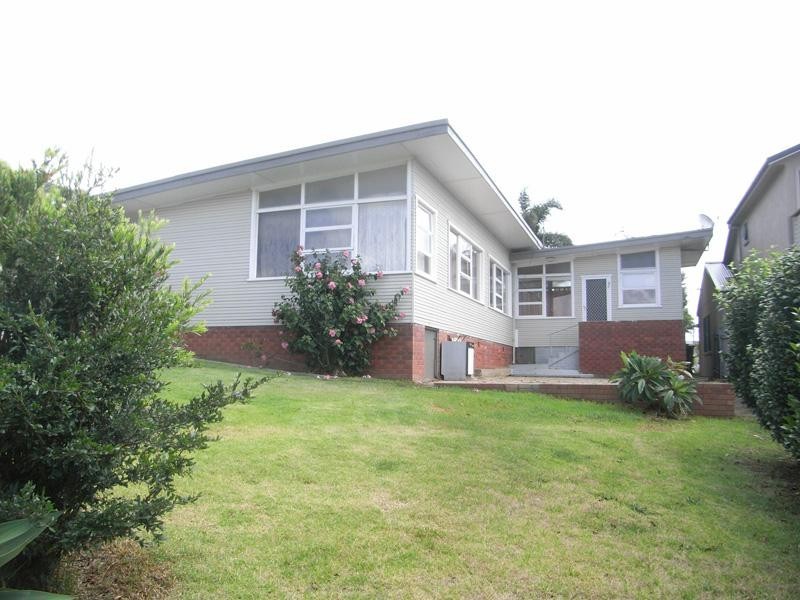 2 Bass Street, Kiama Downs NSW 2533