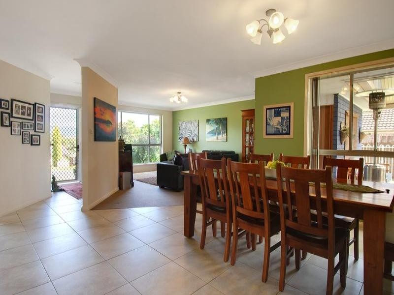 17 Barton Drive, Kiama Downs NSW 2533