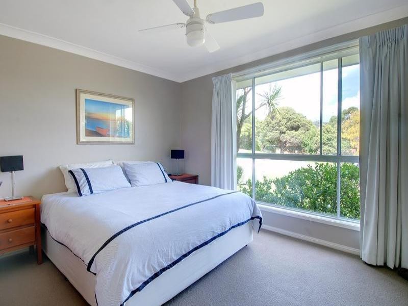 17 Barton Drive, Kiama Downs NSW 2533