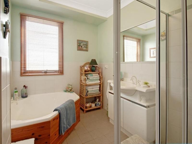 8 Anderson Place, Kiama Downs NSW 2533