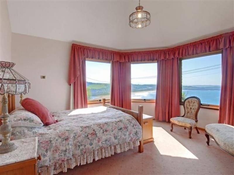 27 Pheasant Point Drive, Kiama NSW 2533