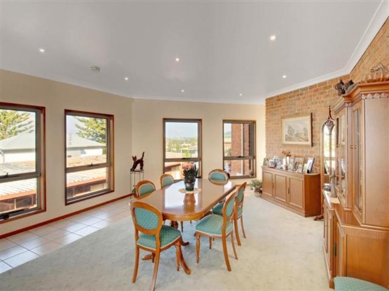 27 Pheasant Point Drive, Kiama NSW 2533