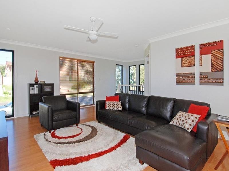 79 Barton Drive, Kiama Downs NSW 2533