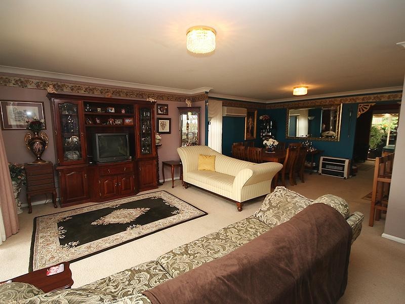 27 Henry Parkes Drive, Kiama Downs NSW 2533