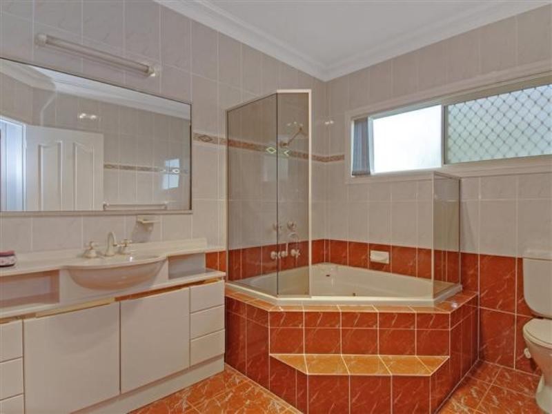 26 Michael Crescent, Kiama Downs NSW 2533