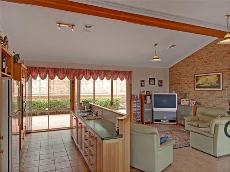 26 Michael Crescent, Kiama Downs NSW 2533