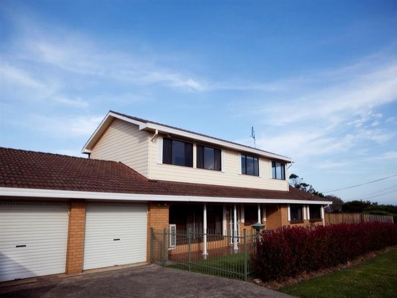 10 South Kiama Drive, Kiama Heights NSW 2533