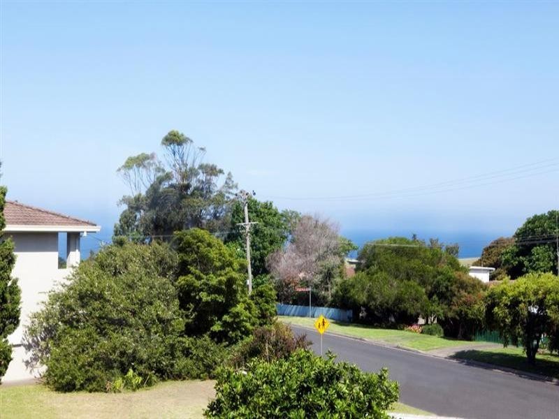 10 South Kiama Drive, Kiama Heights NSW 2533