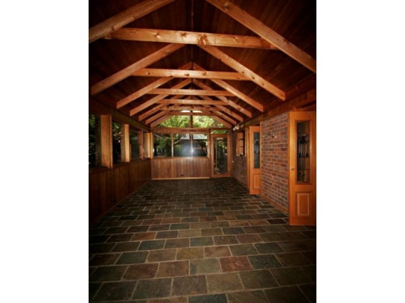 39 Barton Drive, Kiama Downs NSW 2533