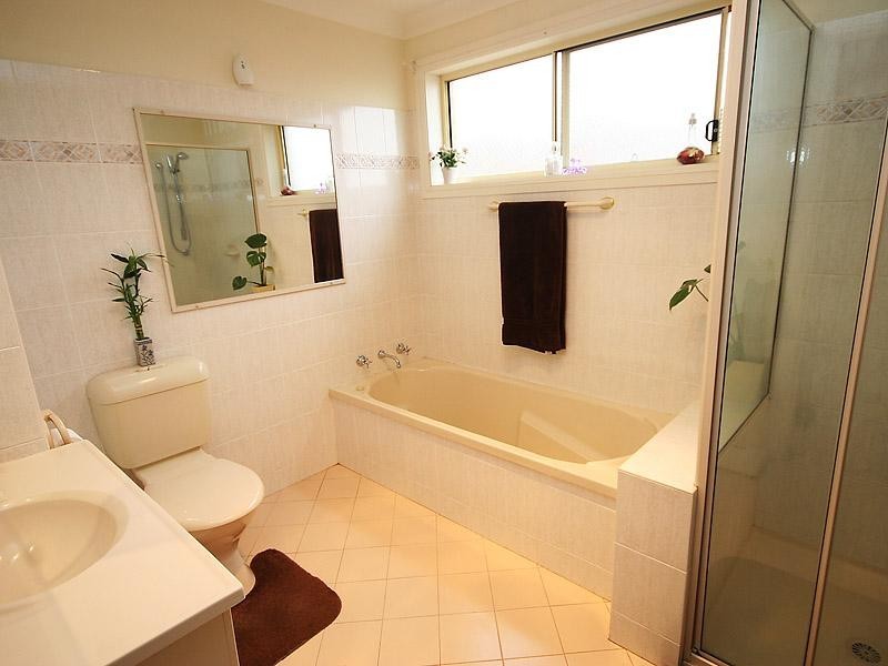 27 Henry Parkes Drive, Kiama Downs NSW 2533