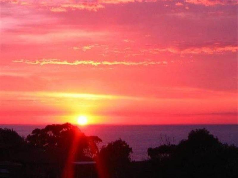 96 Riverside Drive, Kiama Downs NSW 2533