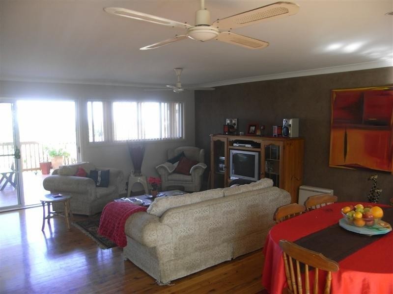 96 Riverside Drive, Kiama Downs NSW 2533