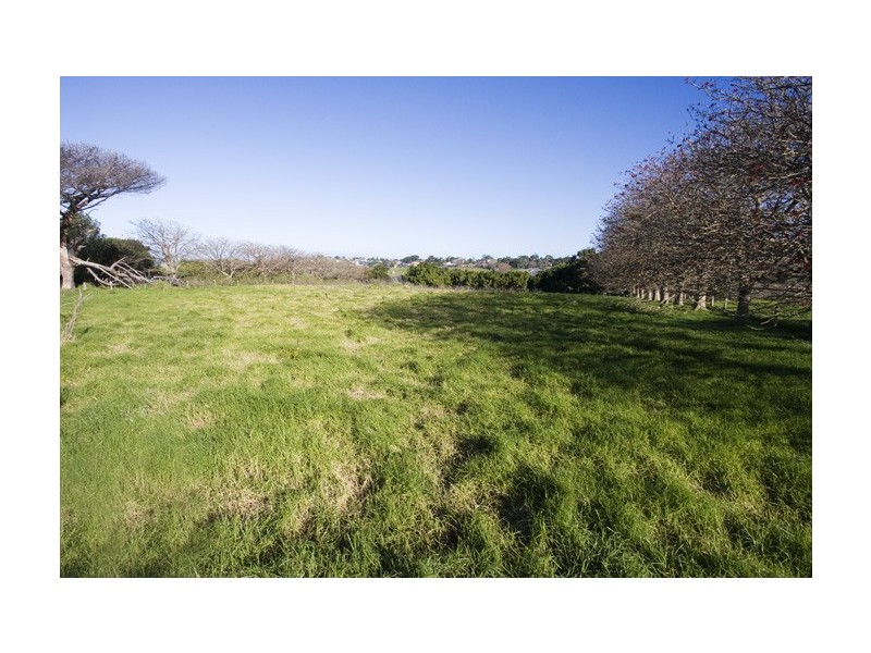 60 and 70 South Kiama Drive, Kiama NSW 2533