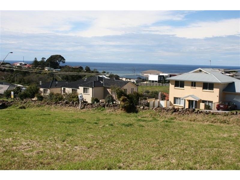 16 Price Avenue, Kiama NSW 2533