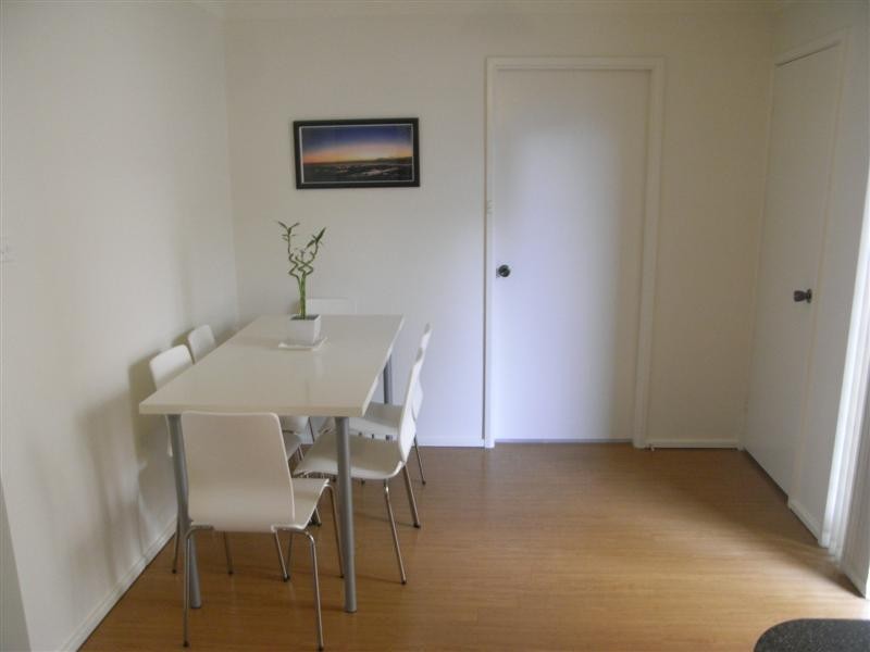 2/15 Jindabyne Road, Flinders NSW 2529