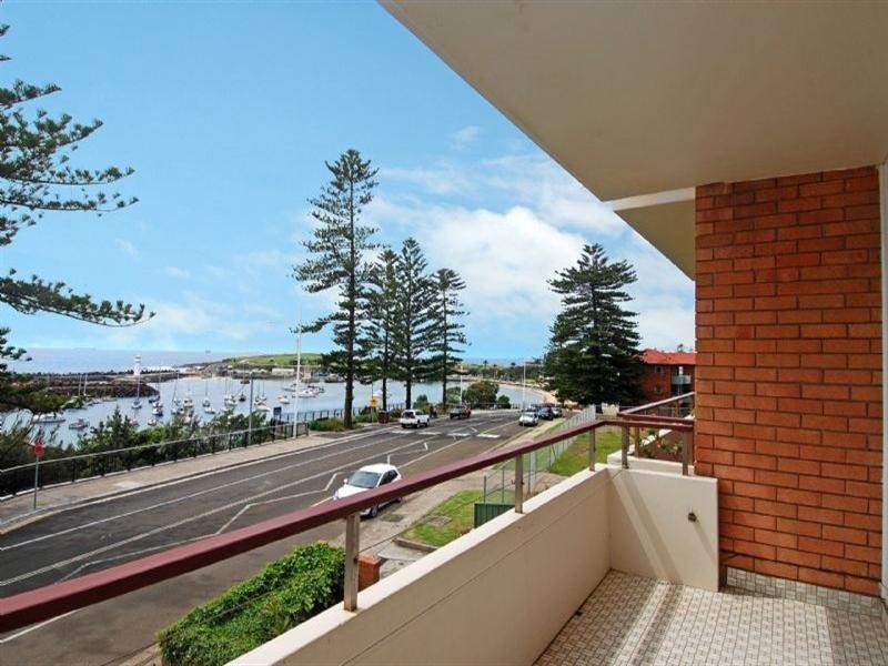 1/70 Cliff Road, Wollongong NSW 2500