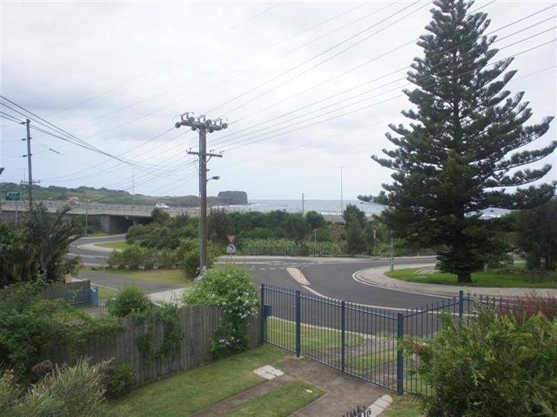 6 Hutchinson Street, Bombo NSW 2533