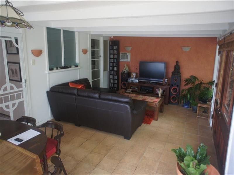 6 Hutchinson Street, Bombo NSW 2533