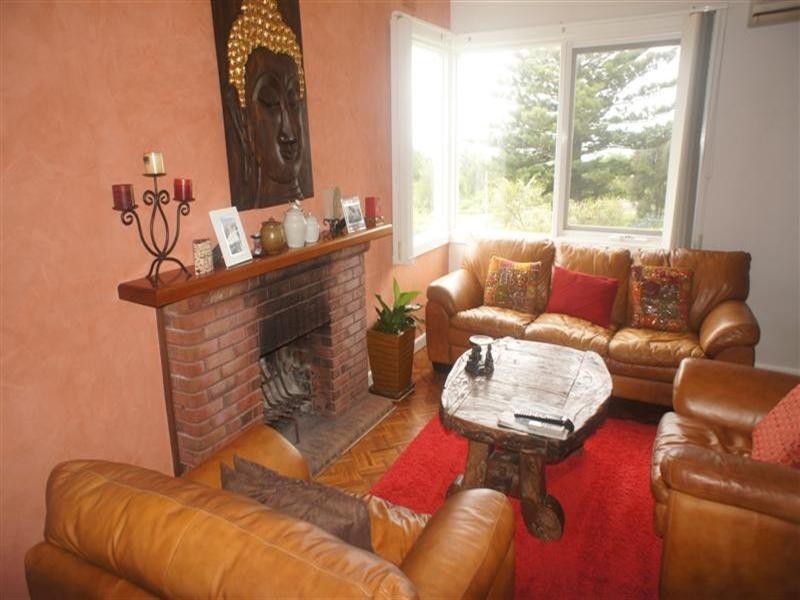 6 Hutchinson Street, Bombo NSW 2533