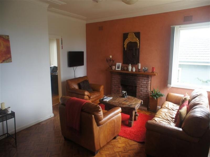 6 Hutchinson Street, Bombo NSW 2533