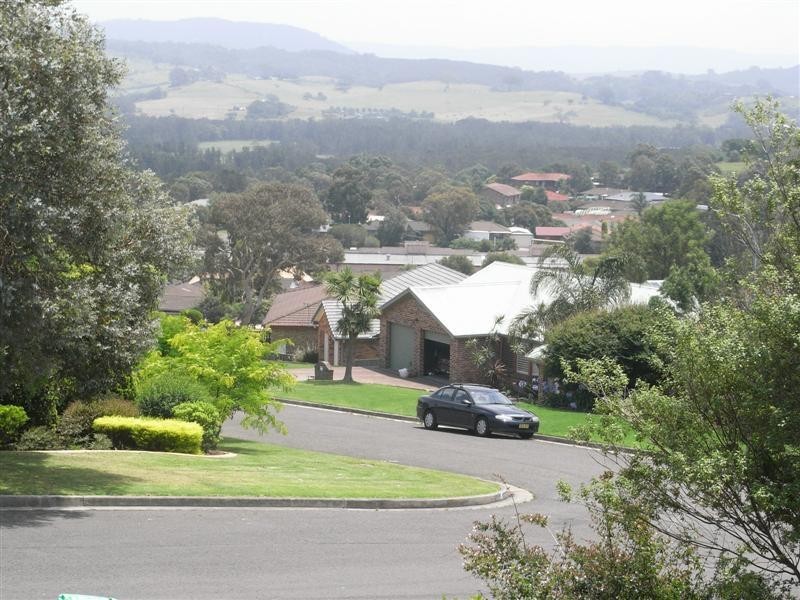 39 Barton Drive, Kiama Downs NSW 2533