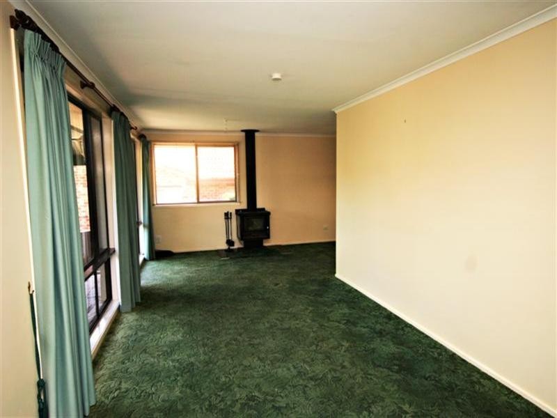 39 Barton Drive, Kiama Downs NSW 2533