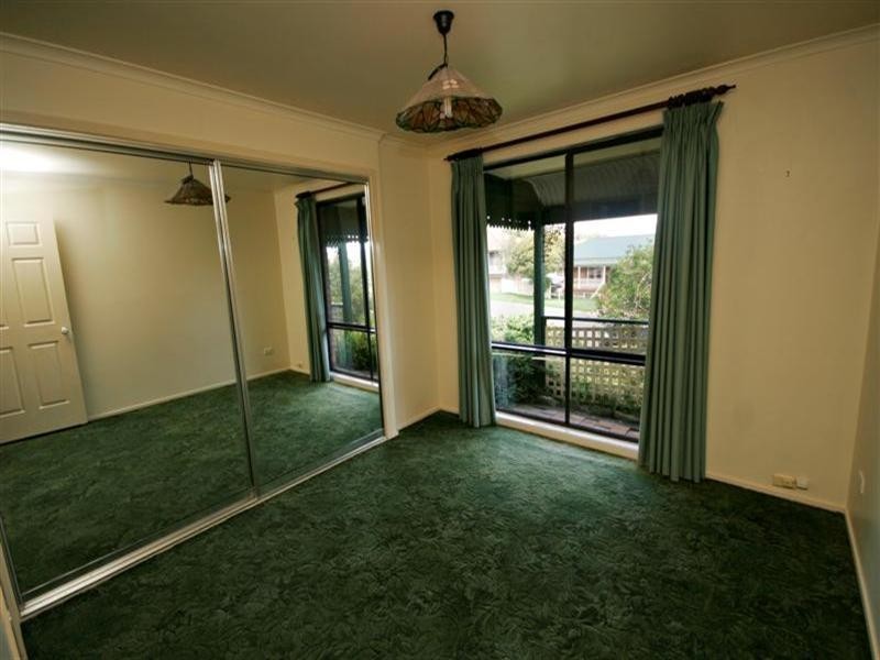 39 Barton Drive, Kiama Downs NSW 2533