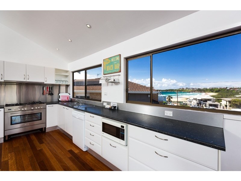 8 Holt Street, Kiama Downs NSW 2533