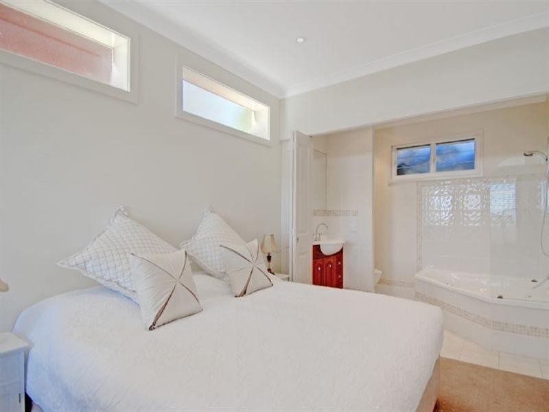 30 Golfers Parade, Kiama Downs NSW 2533