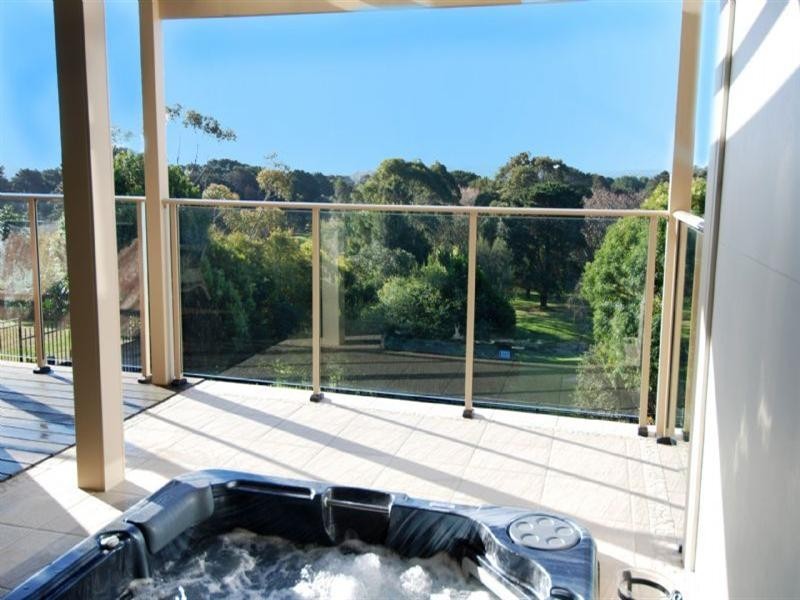 30 Golfers Parade, Kiama Downs NSW 2533