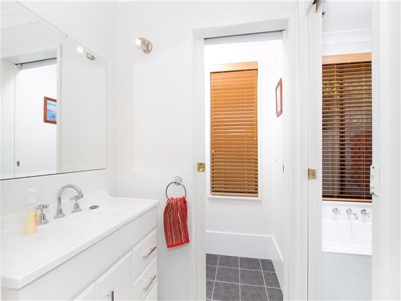 10 Antrim Street, Kiama NSW 2533