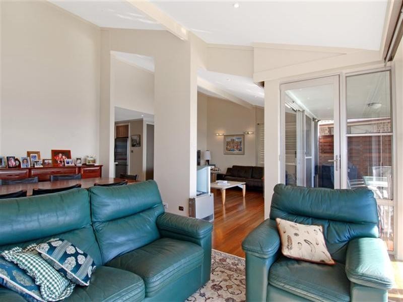 16 Cliff Drive, Kiama Downs NSW 2533