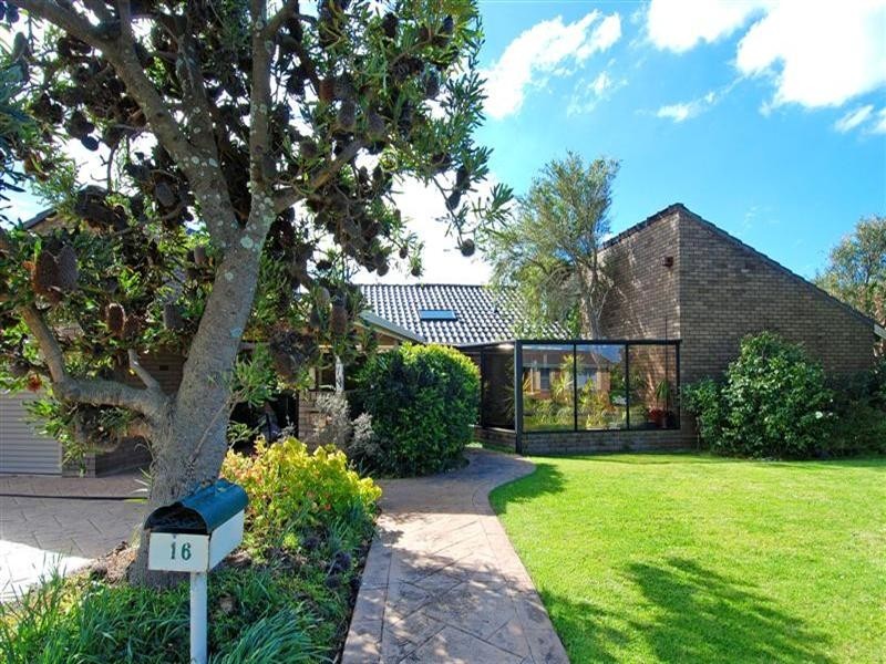 16 Cliff Drive, Kiama NSW 2533