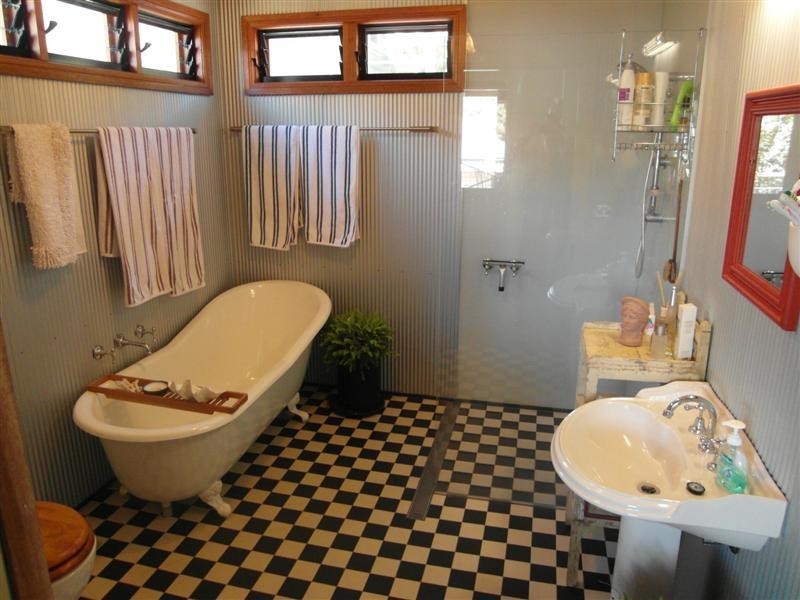 4 Devonshire Crescent, Kiama NSW 2533