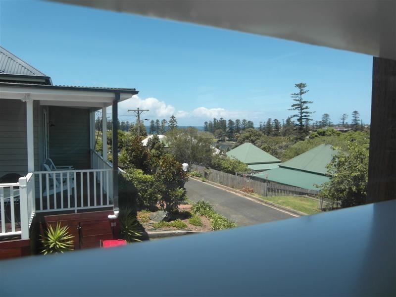 4 Devonshire Crescent, Kiama NSW 2533