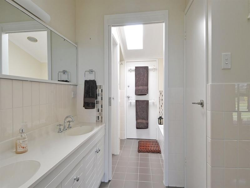 123 North Kiama Drive, Kiama Downs NSW 2533