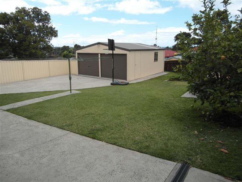 83 The Kingsway, Barrack Heights NSW 2528