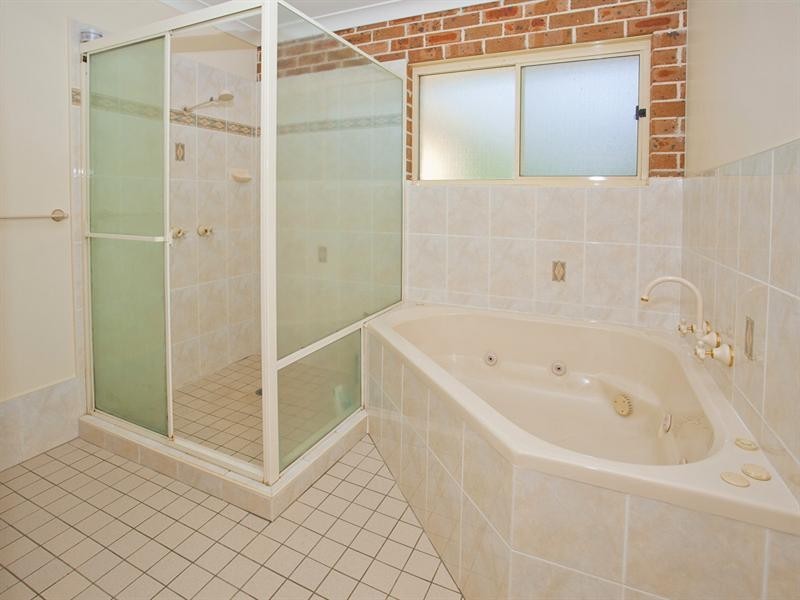 1 Spring Creek Drive, Kiama NSW 2533